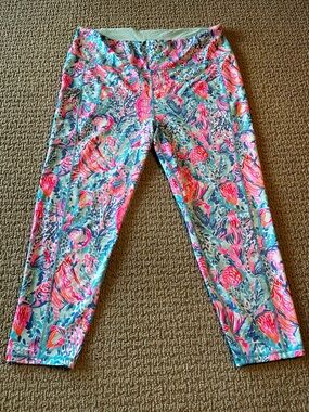 Lilly Pulitzer Aqua, Hot Pink & Navy Floral Capri Leggings